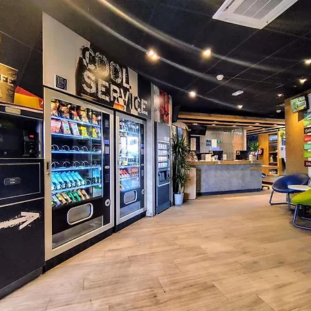 Ibis Budget Centre מלון