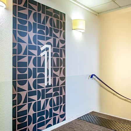 Ibis Budget Centre 2*
