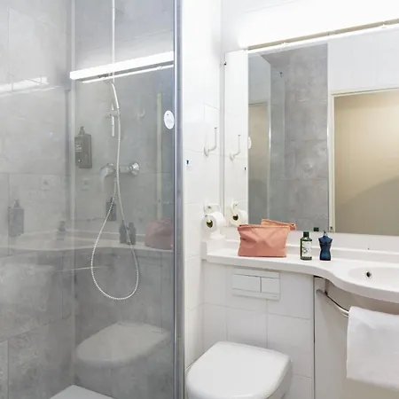Ibis Budget Centre 2*