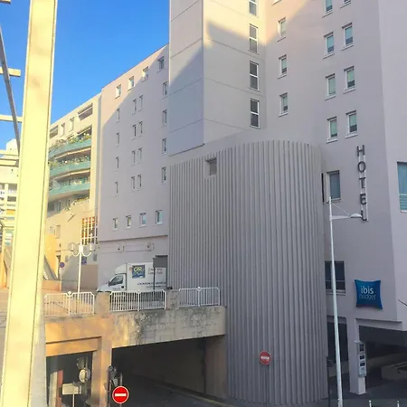 Ibis Budget Centre Hotel 2*
