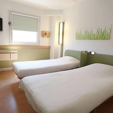 Ibis Budget Centre 2*