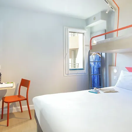 Ibis Budget Centre Отель 2*