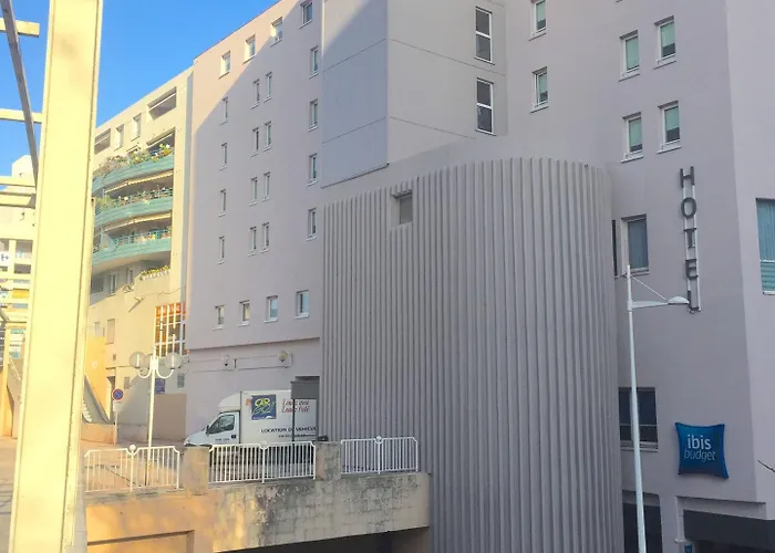 Ibis Budget Centre 2*